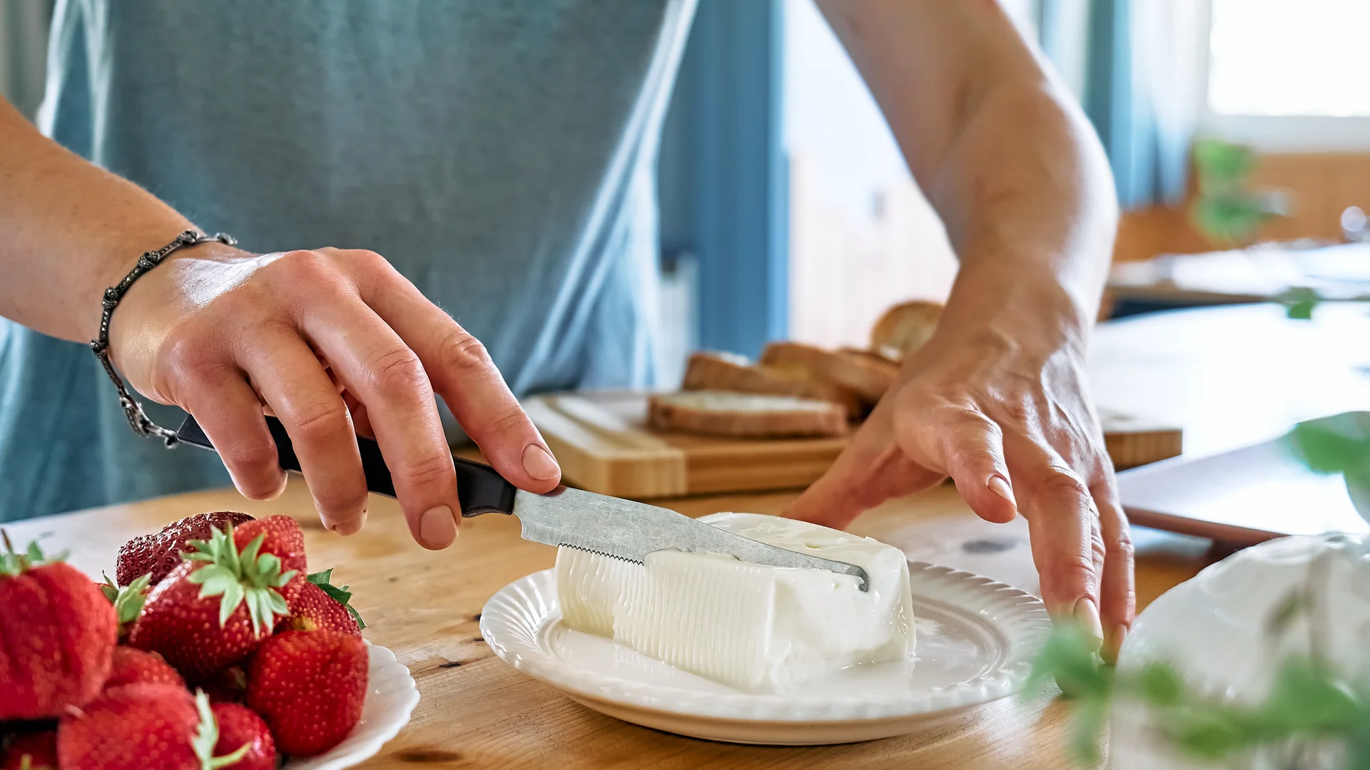 Home cheesemaking background